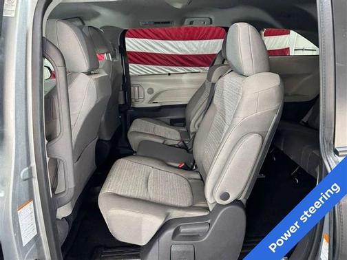 2021 Toyota Sienna LE