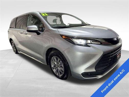 2021 Toyota Sienna LE