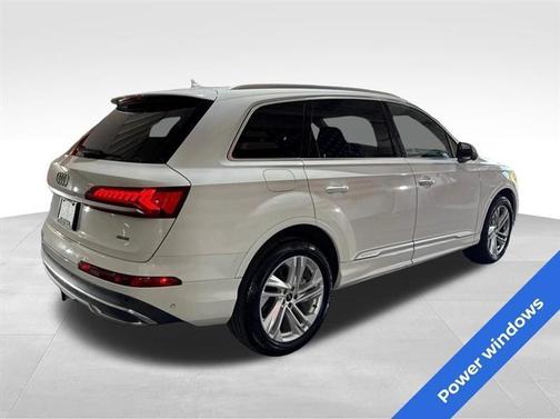 Carrara White 2021 Audi Q7 45 Premium