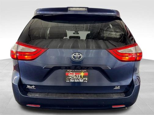 2019 Toyota Sienna LE