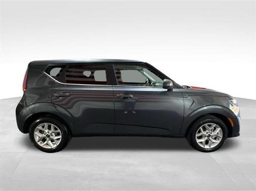 Gray 2023 Kia Soul LX