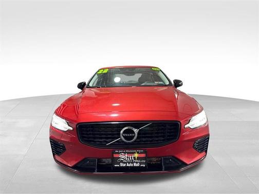 2022 Volvo S60 Recharge Plug-In Hybrid T8 R-Design Expression Extended Range