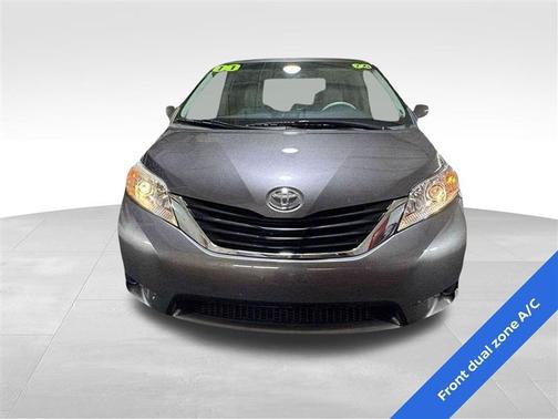 2011 Toyota Sienna LE