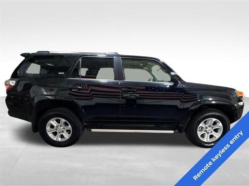 2019 Toyota 4Runner SR5 4WD