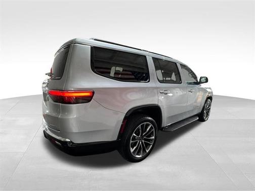 Silver 2022 Jeep Wagoneer Series II
