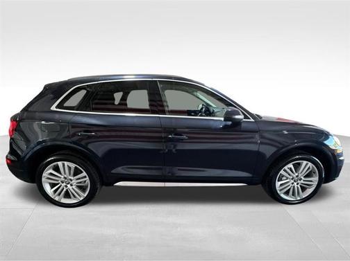 Moonlight Blue Metallic 2018 Audi Q5 2.0T Tech Premium