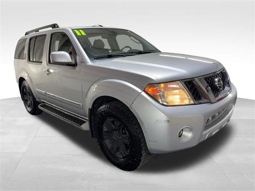2011 Nissan Pathfinder Silver