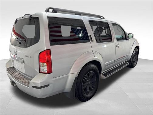 2011 Nissan Pathfinder Silver