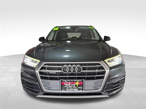 Manhattan Gray Metallic 2018 Audi Q5 2.0T Premium Plus