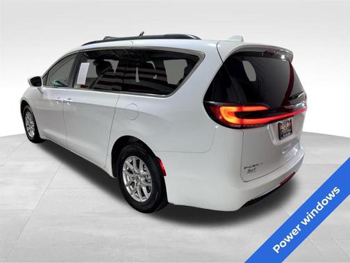 2022 Chrysler Pacifica Touring-L