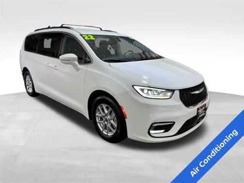 2022 Chrysler Pacifica Touring-L