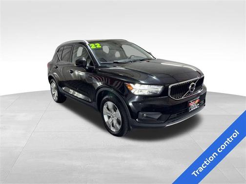 2022 Volvo XC40 T5 Momentum