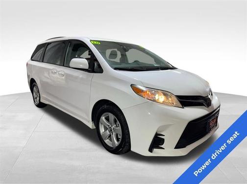 2019 Toyota Sienna LE