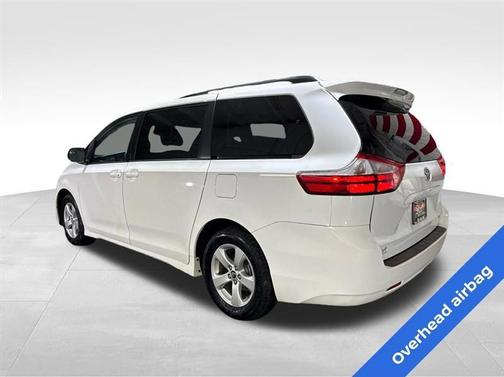 2019 Toyota Sienna LE