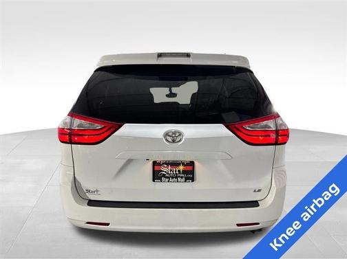 2019 Toyota Sienna LE