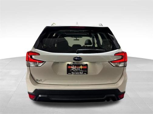 Crystal White Pearl 2023 Subaru Forester Premium