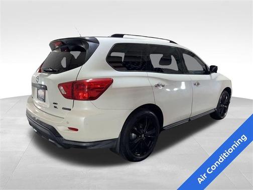 2018 Nissan Pathfinder SL