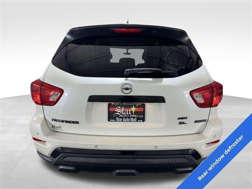 2018 Nissan Pathfinder SL