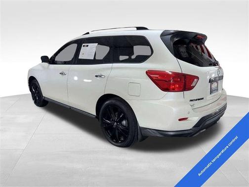 2018 Nissan Pathfinder SL