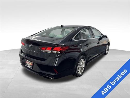 2018 Hyundai SONATA SE