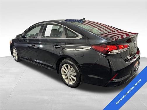 2018 Hyundai SONATA SE