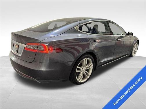 2015 Tesla Model S 70D