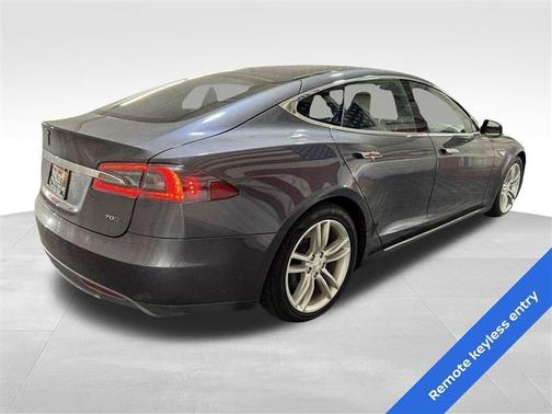 2015 Tesla Model S 70D