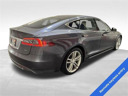 2015 Tesla Model S 70D