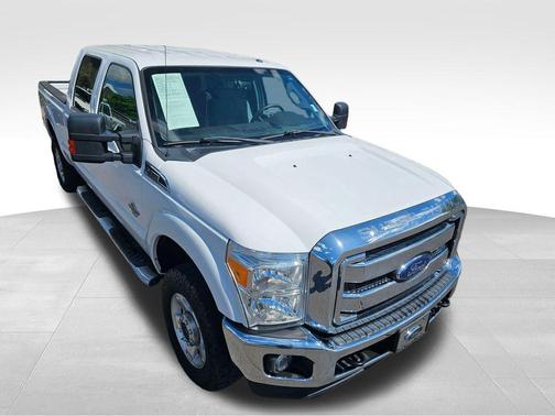 Oxford White 2016 Ford F-250 XLT