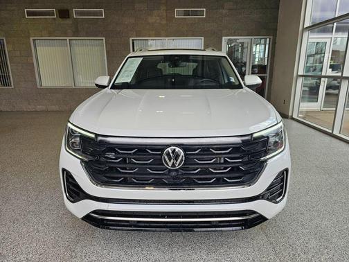 2025 Volkswagen Atlas 2.0T SEL Premium R-Line