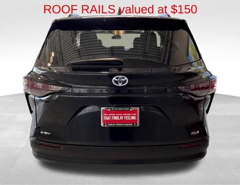 Midnight Black Metallic 2025 Toyota Sienna XLE