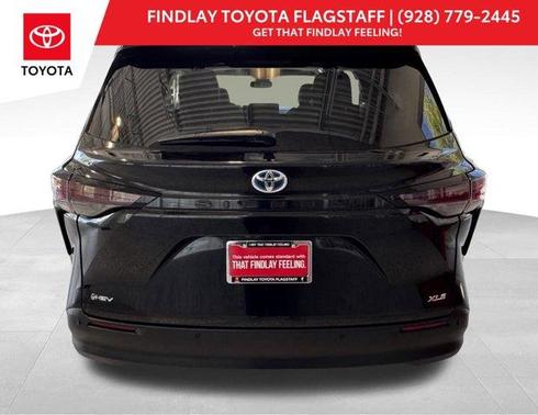 Midnight Black Metallic 2025 Toyota Sienna XLE