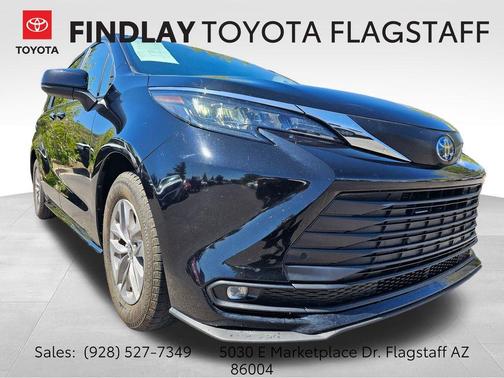 Midnight Black Metallic 2025 Toyota Sienna XLE