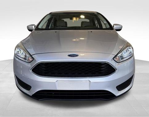 Ingot Silver 2018 Ford Focus SE