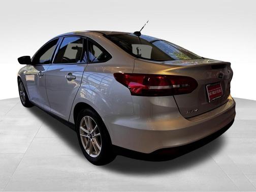 Ingot Silver 2018 Ford Focus SE