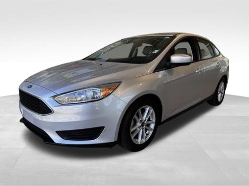 Ingot Silver 2018 Ford Focus SE