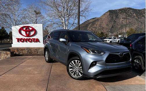2023 Toyota Highlander Platinum