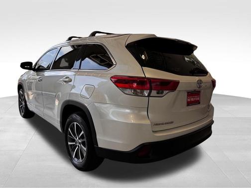 Blizzard Pearl 2018 Toyota Highlander XLE