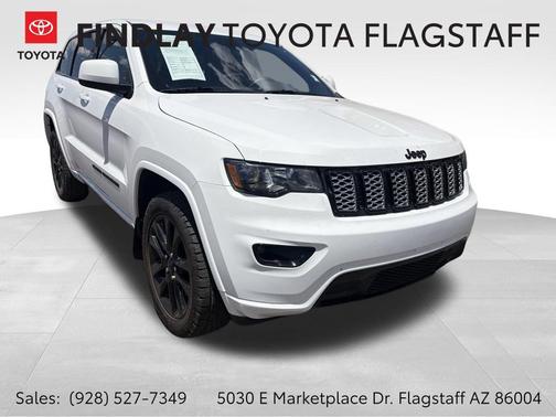 Bright White Clearcoat 2021 Jeep Grand Cherokee Laredo
