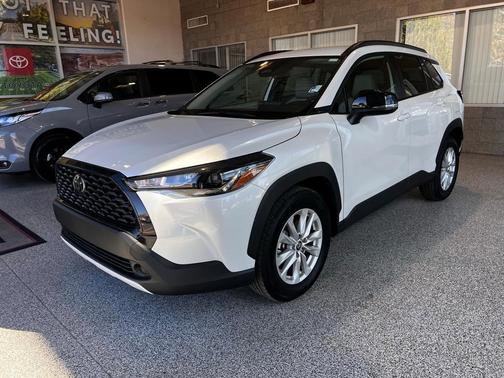 2025 Toyota Corolla Cross LE