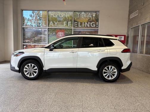 2025 Toyota Corolla Cross LE