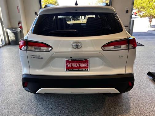 2025 Toyota Corolla Cross LE