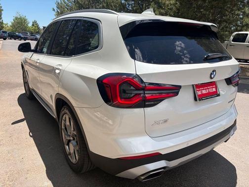Mineral White Metallic 2022 BMW X3 sDrive30i