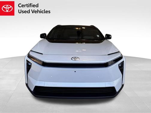 Wind Chill Pearl w/Midnight Black Metallic Roof 2026 Toyota bZ Limited