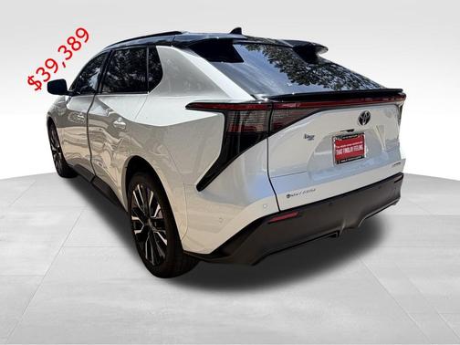 Wind Chill Pearl 2026 Toyota bZ LIMITED
