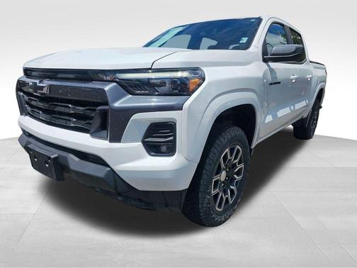 Summit White 2023 Chevrolet Colorado LT