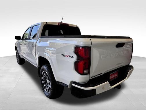 Summit White 2023 Chevrolet Colorado LT