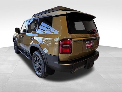 Dust 2025 Toyota Land Cruiser Base