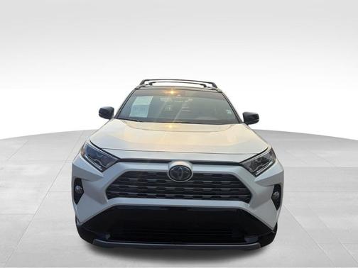 Blizzard Pearl/Midnight Black Metallic 2021 Toyota RAV4 Hybrid SE