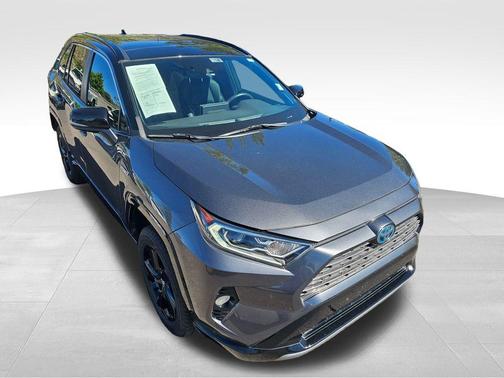 Blizzard Pearl/Midnight Black Metallic 2021 Toyota RAV4 Hybrid SE